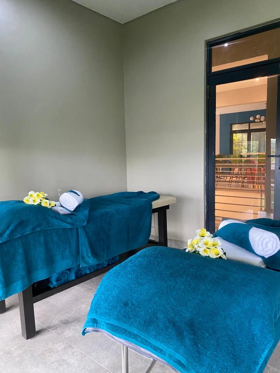 Mobile wellness massage setup image 1